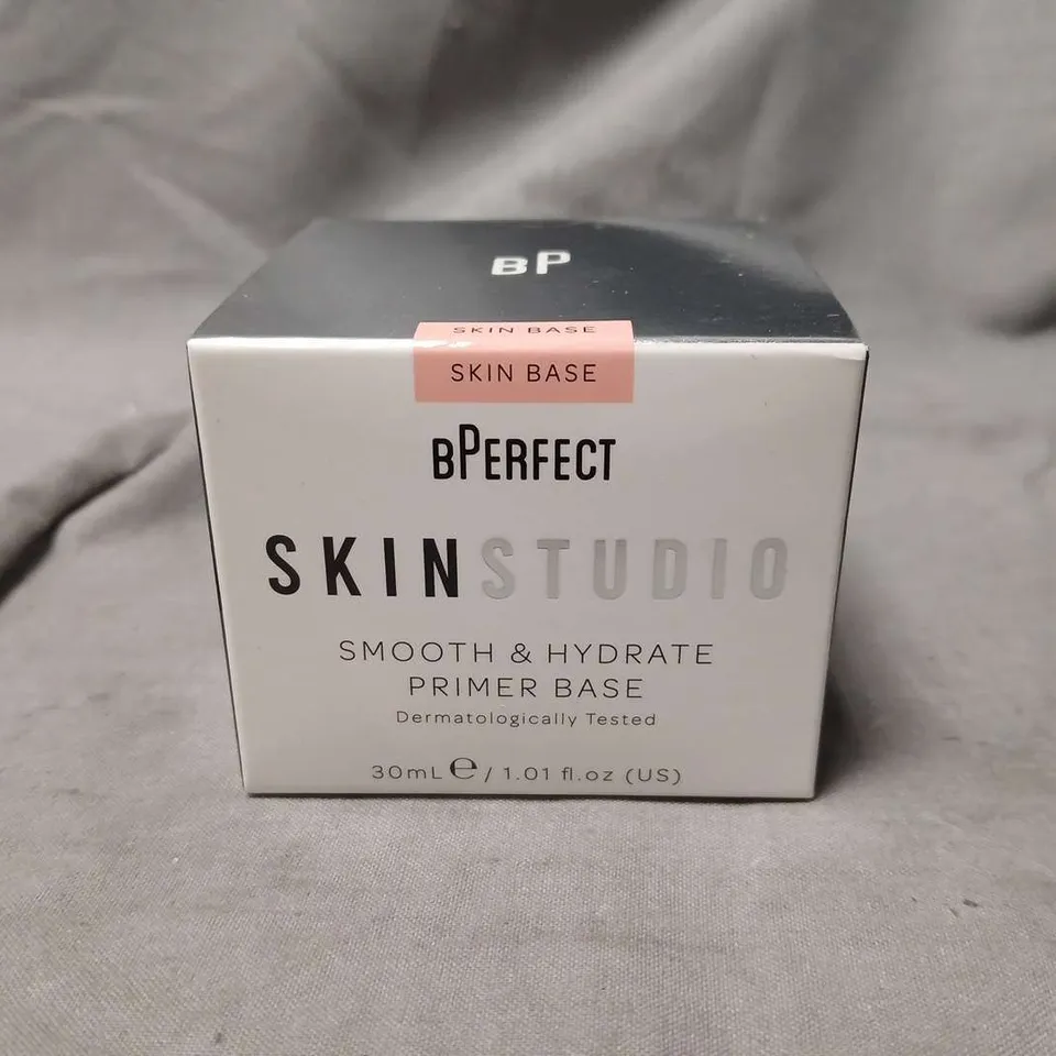 BPERFECT SKIN STUDIO SKIN BASE – SMOOTH & HYDRATE PRIMER BASE (30 ML), BOXED