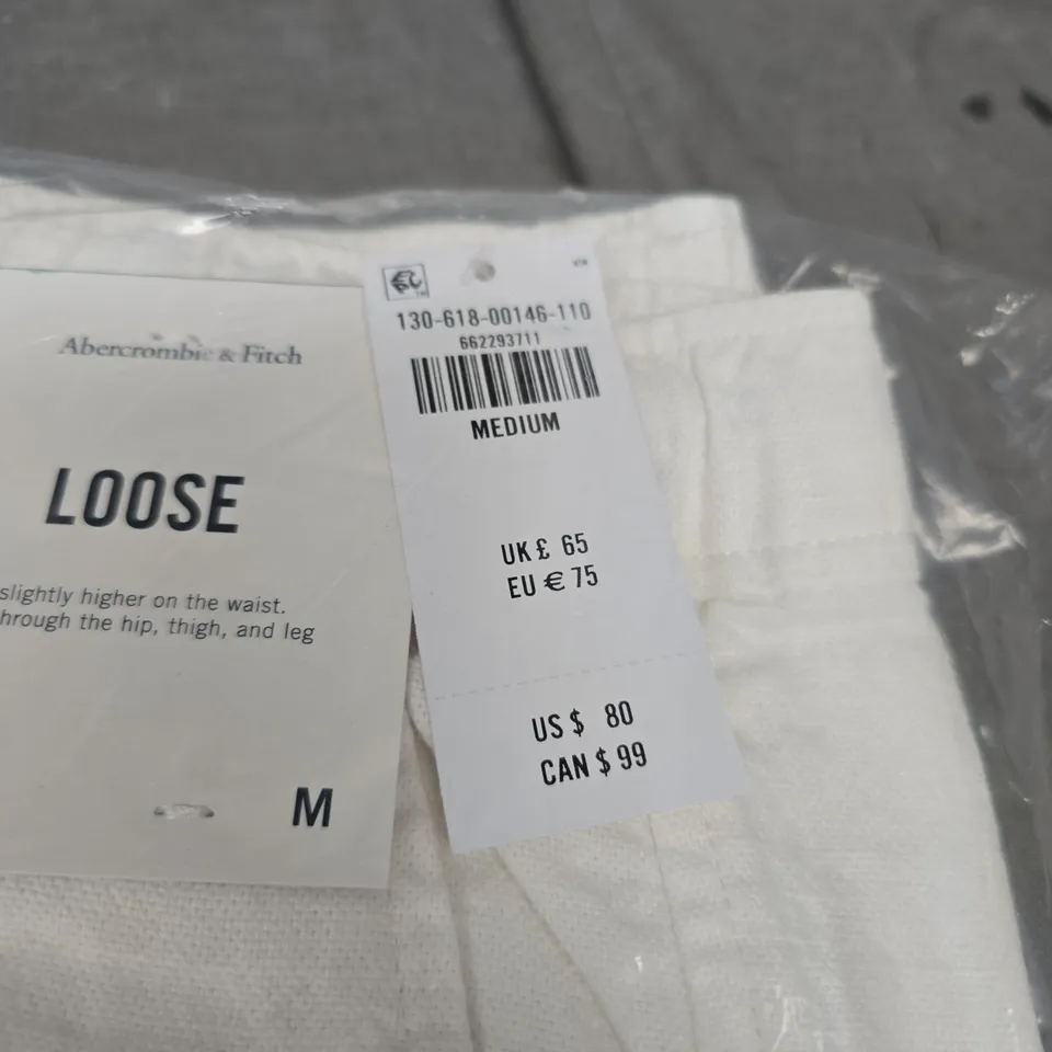 BAGGED ABERCROMBIE AND FITCH LOOSE TROUSERS - SIZE M