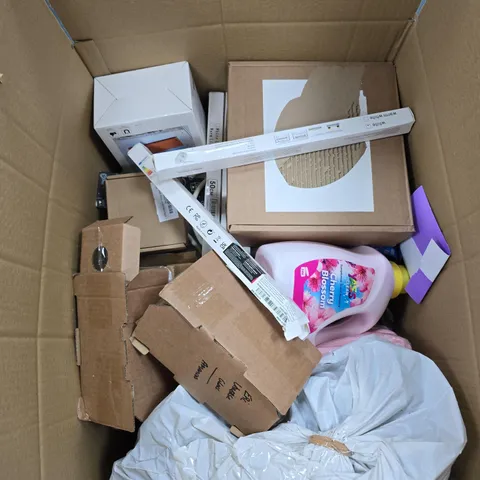 APPROXIMATELY 15 ASSORTED HOUSEHOLD PRODUCTS TO INCLUDE YASS CLEAN , WATER OUTLET AND LED LIGHTS