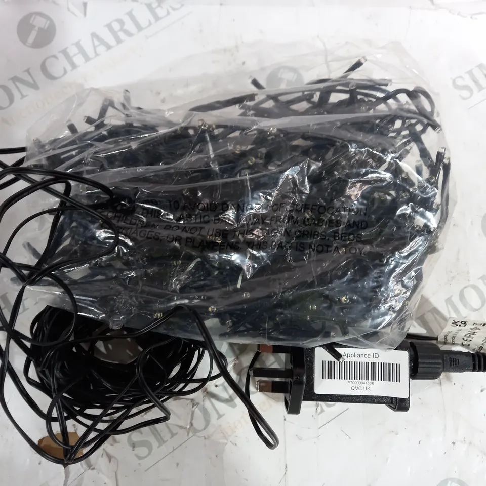 GARDEN REFLECTIONS OUTDOOR CASCADING LED CLUSTER LIGHT STRAND WITH 8 FUNCTIONS