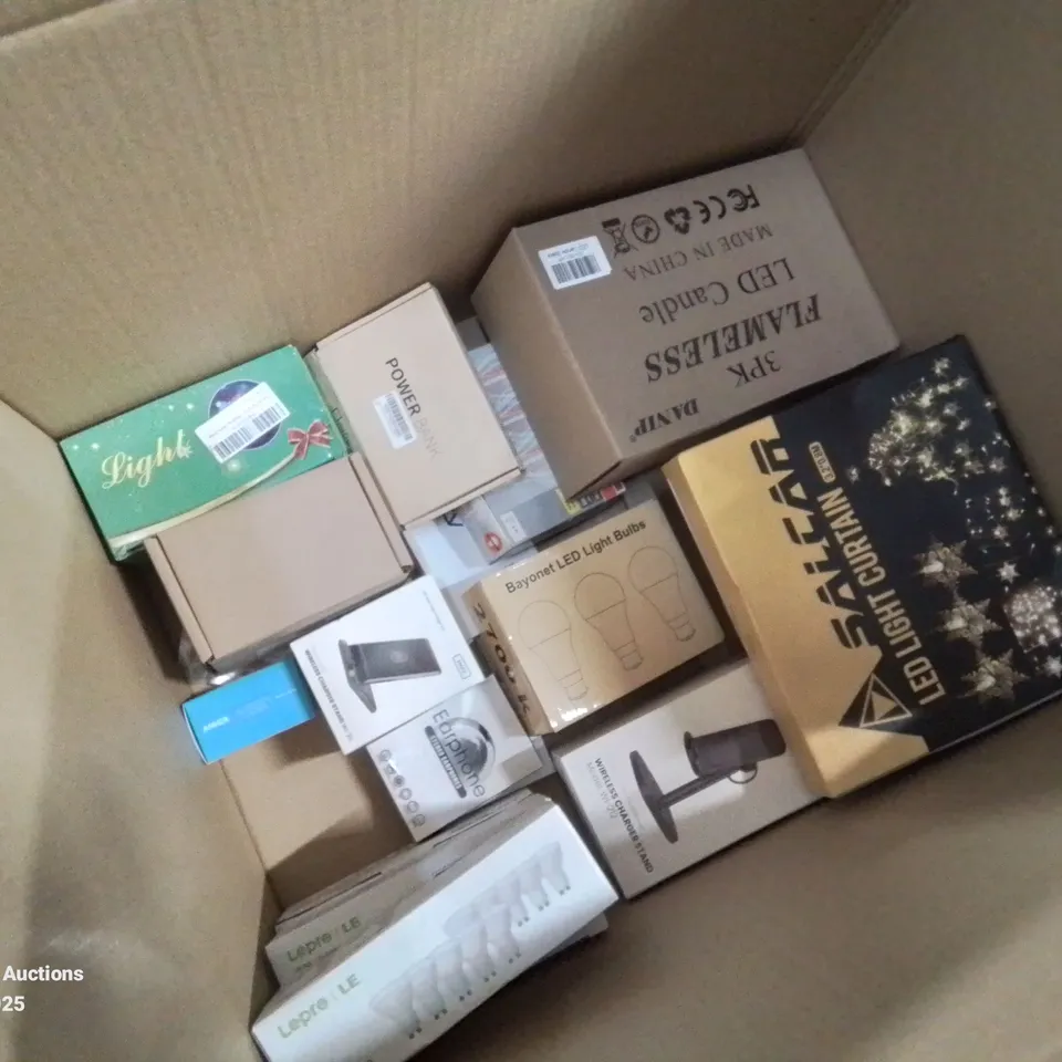 BOX CONTAINING LARGE AMOUNT OF BOXED ELECTRICAL ITEMS TO INCLUDE: EARPHONES, LED OCCASIONS LIGHTS, LED STRIP LIGHTS, SPOTLIGHTS, VARIOUS CHARGING CABLES AND LOTS MORE