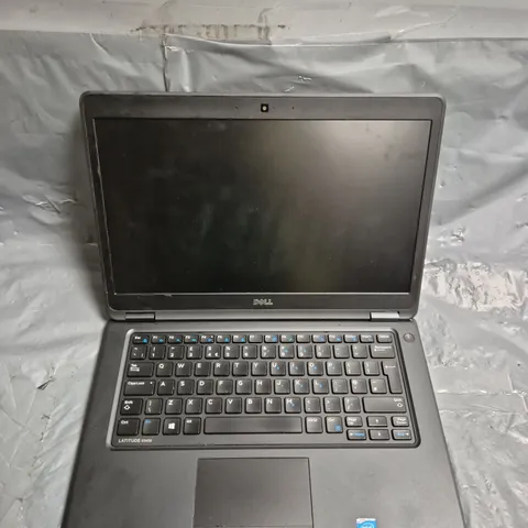 DELL LATITUDE I5 - 5200U - 2.20HZ - 4GB - LAPTOP