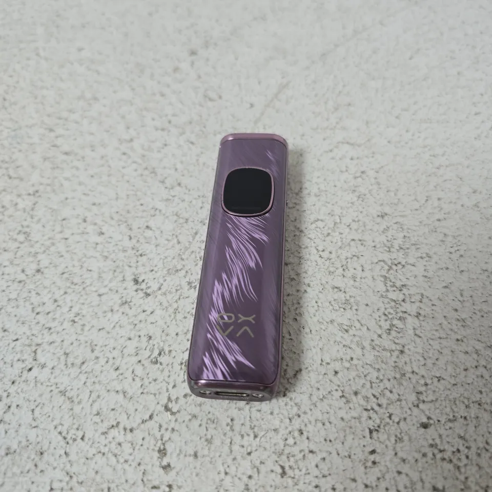 APPROXIMATELY 40 ASSORTED OXVA E-CIG ITEMS 