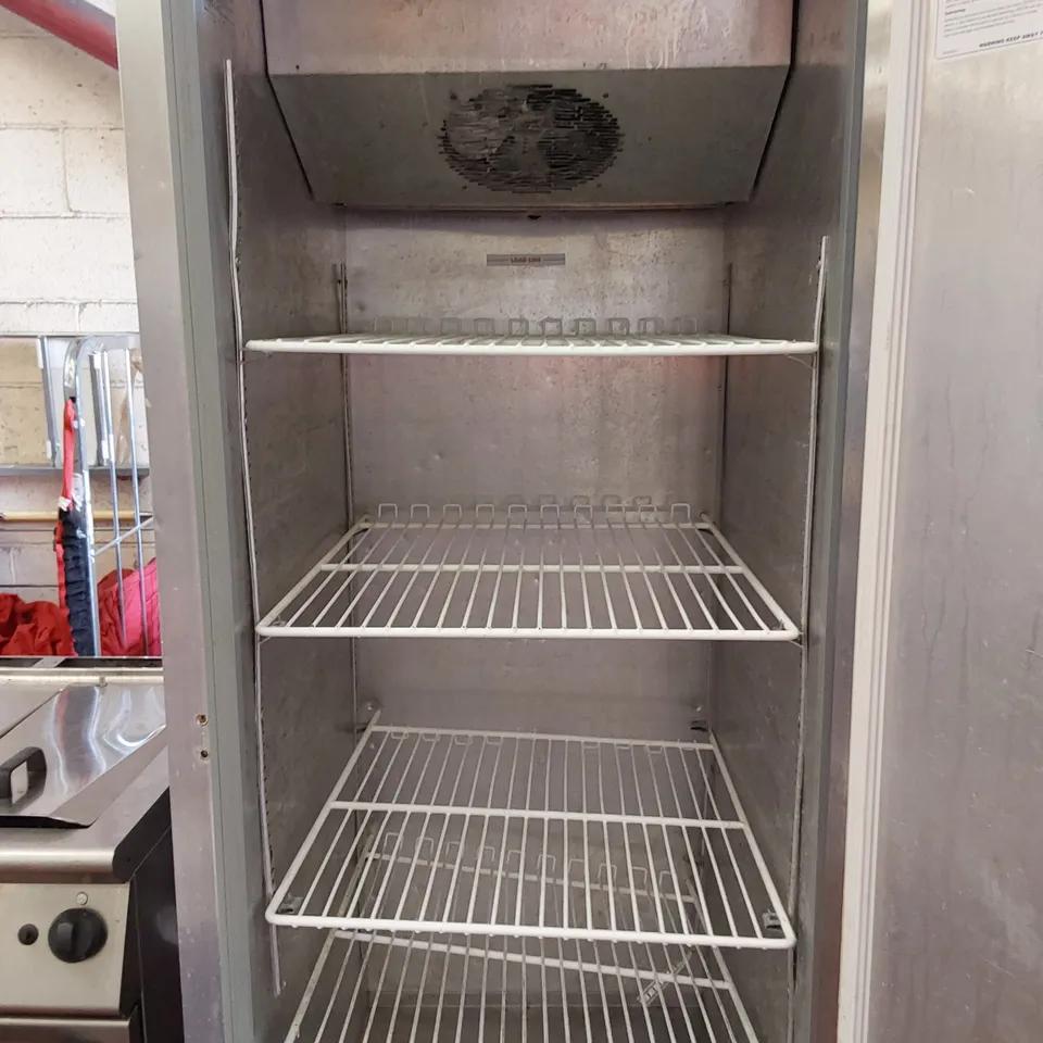 SADIA COMMERCIAL SINGLE DOOR TALL REFRIGERATOR 