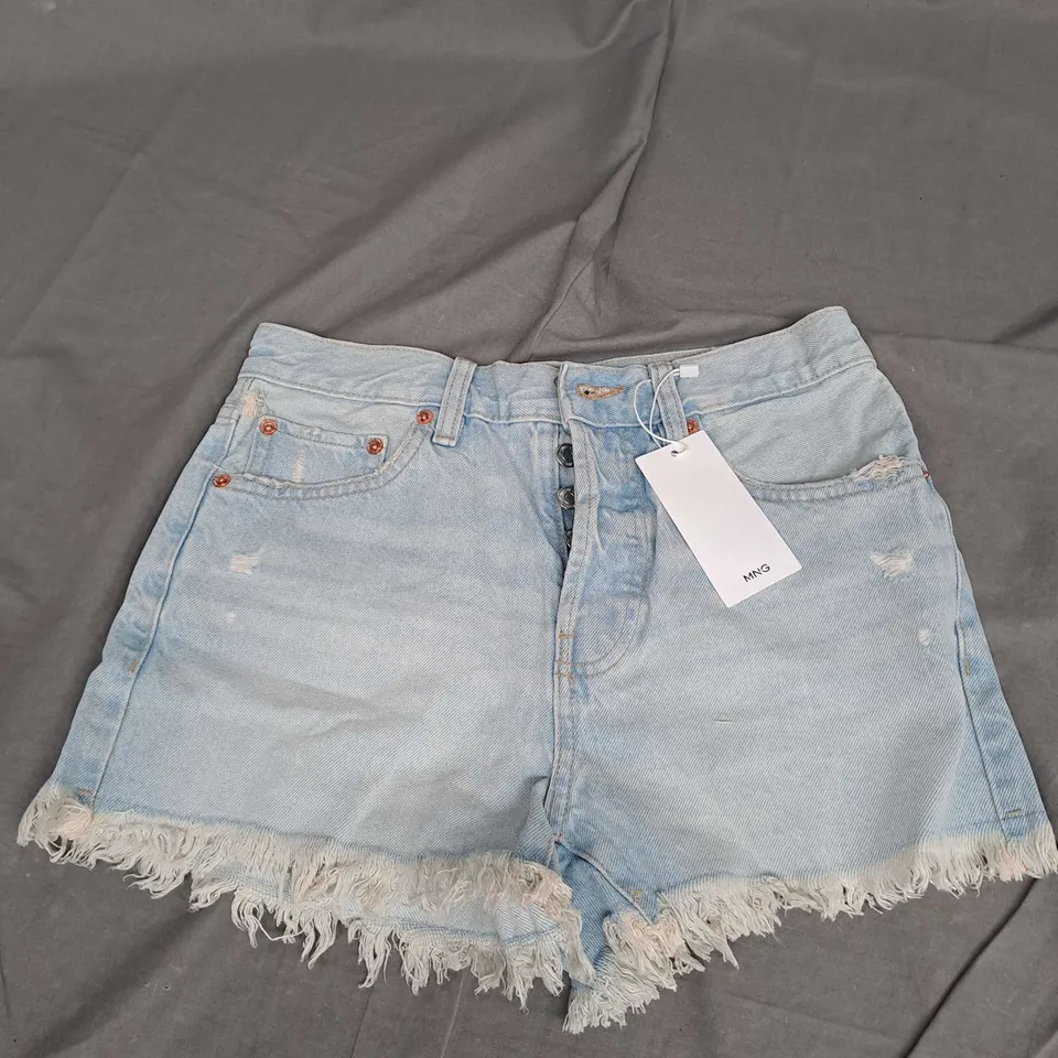MNG ELENA DISTRESSED SHORTS IN LIGHT WASH SIZE 6