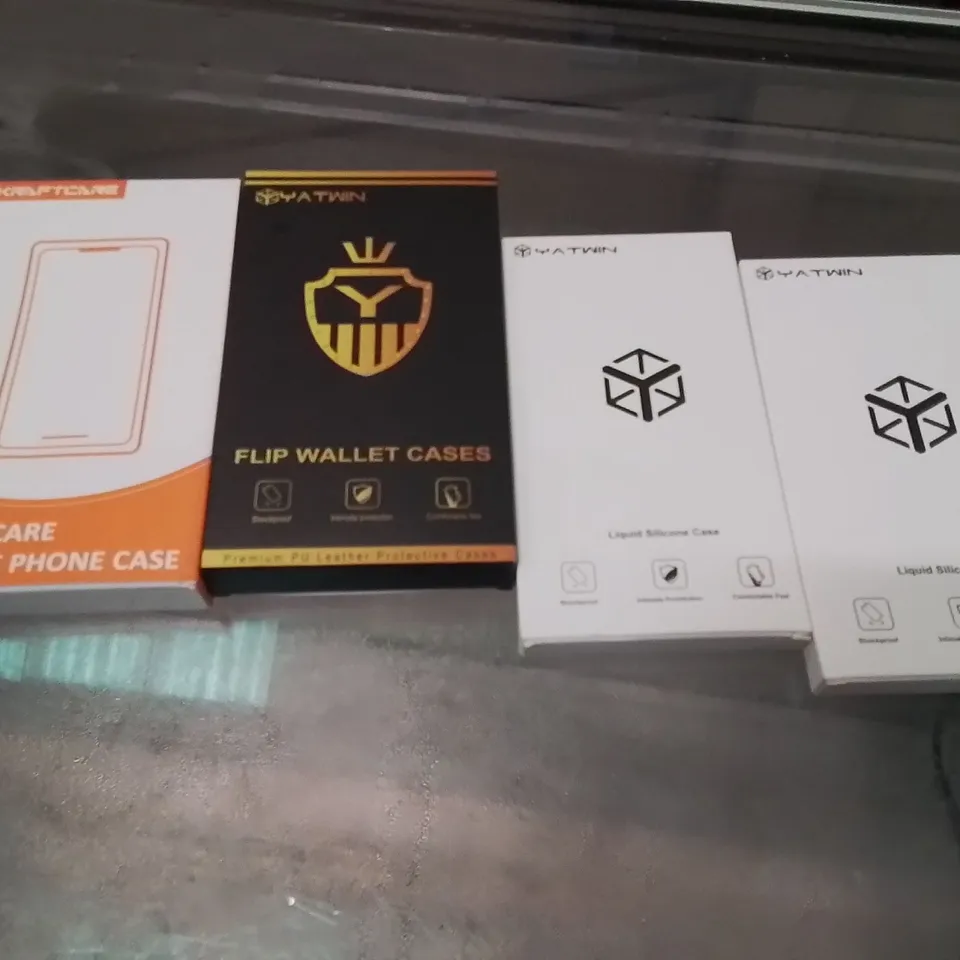 PALLET CONTAINING A LARGE QUANTITY OF PHONE CASES 