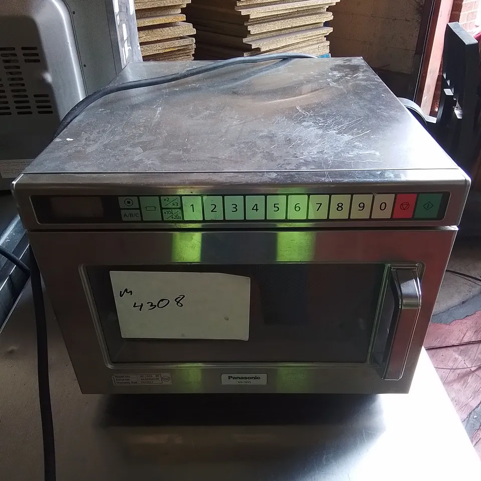 PANASONIC NE-1853 COMMERCIAL MICROWAVE 