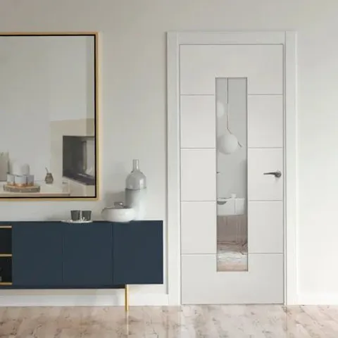 BOXED 4 LINE HORIZONTAL GLAZED INTERNAL DOOR PRIMED
