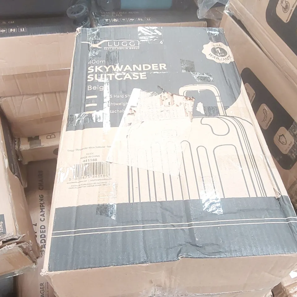 BOXED LUGG SKYWANDER SUITCASE 