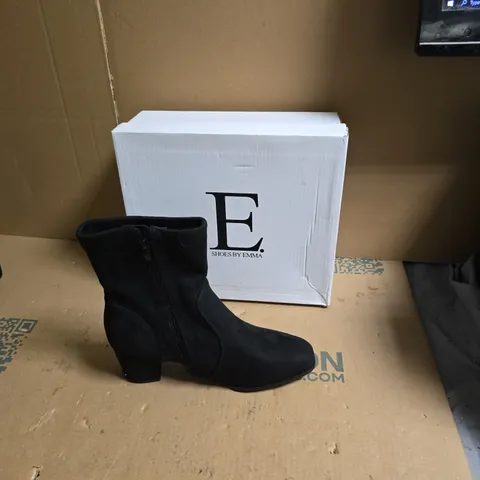 E. SHOES BY EMMA BLACK SUEDE ANKLE BOOTS - UK SIZE 7 