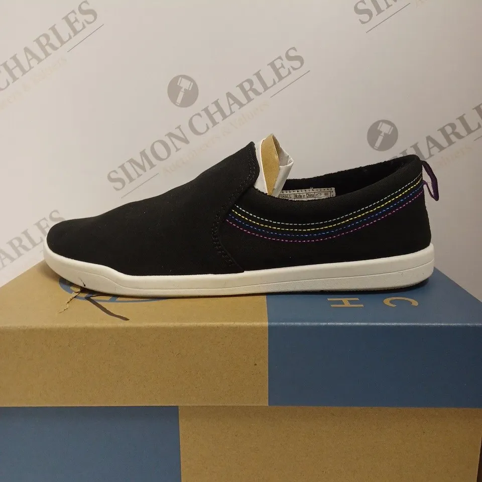 BOXED VIONIC VENICE MARSHALL CANVAS SLIP ON SHOES, BLACK - SIZE 5