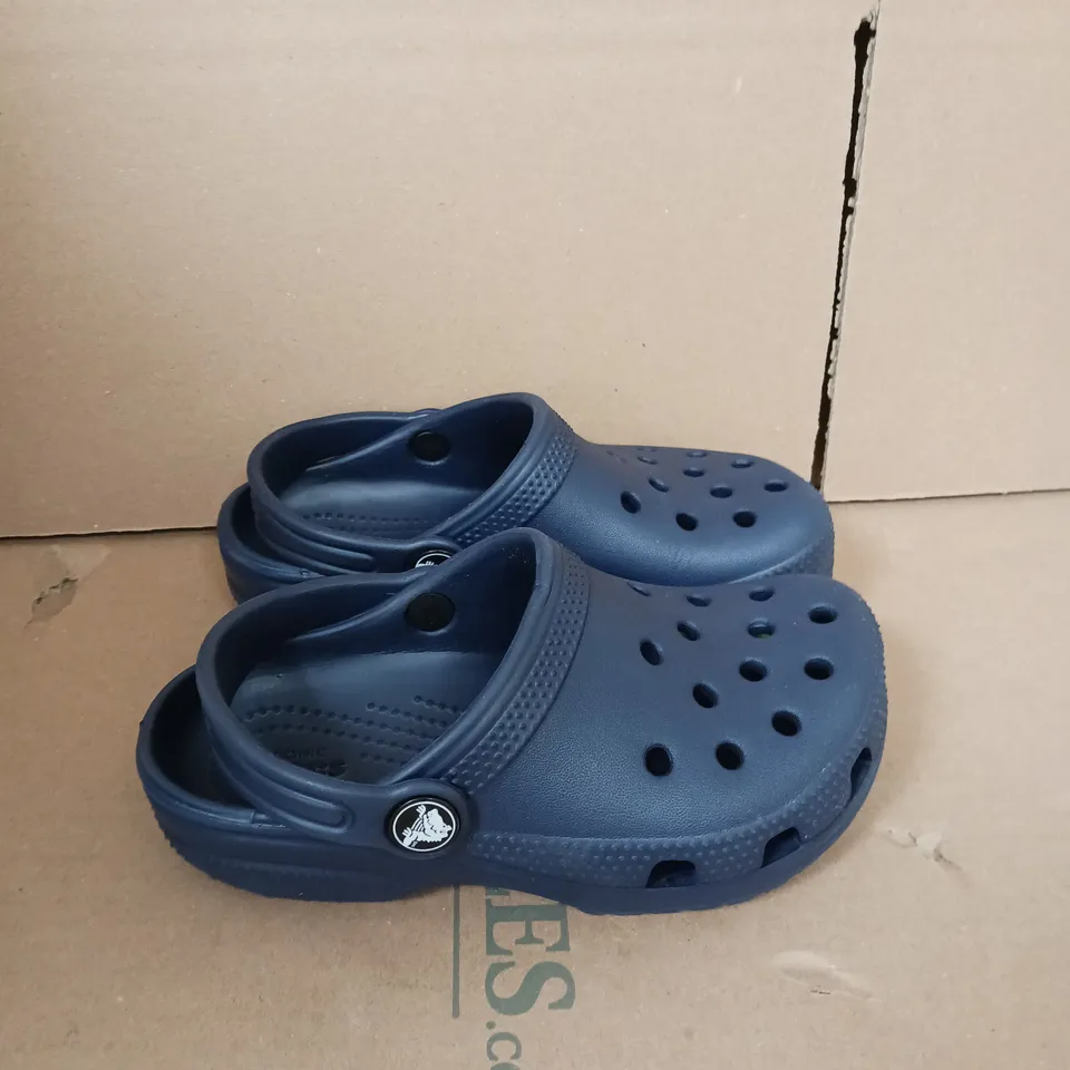 CROCS KIDS CLASSIC CLOG - SIZE 12 KIDS