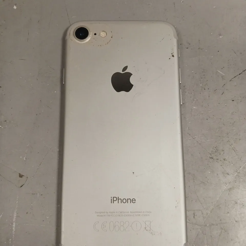 APPLE IPHONE 7 SMARTPHONE 