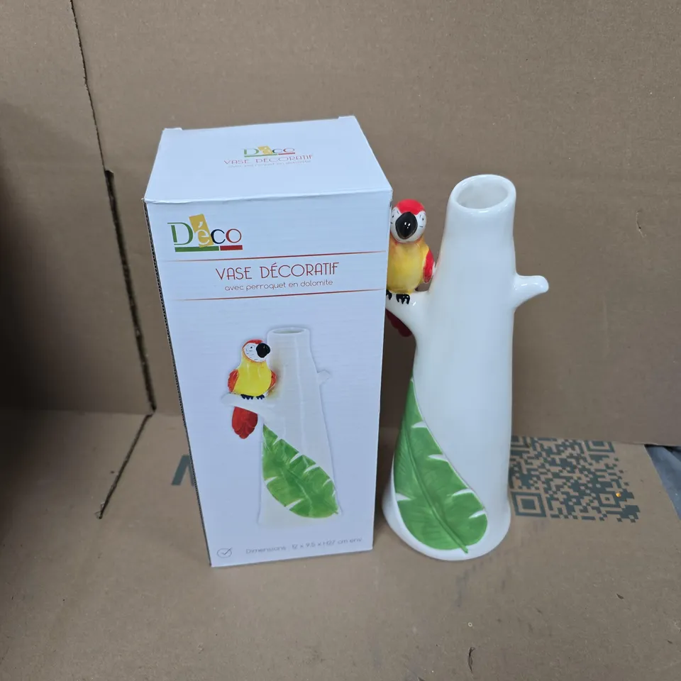 12 BOXED DECO DECORATIVE PARROT VASES IN RED