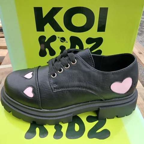 KOI KIDZ LIL' TENNIN HEART SHOES – BLACK WITH PINK HEARTS, UK 3K (KA00261-UK3K)