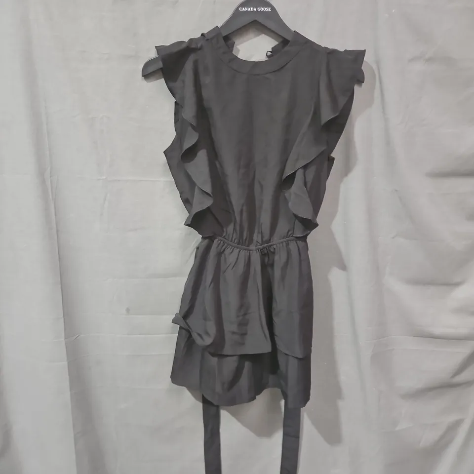 APPROXIMITLY 25 ITEMS INCLUDING JUMPSUIT TOPS PANTS ECT