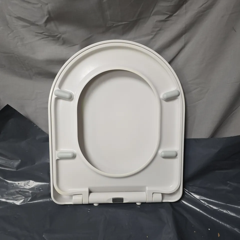 BOXED DOMBACH CELESTO SOFT CLOSE TOILET SEAT 