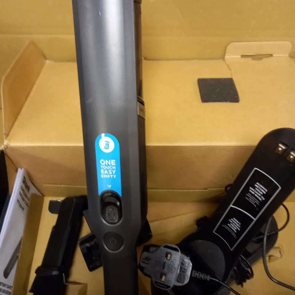 SHARK CORDLESS HANDHELD VACUUM CLEANER
