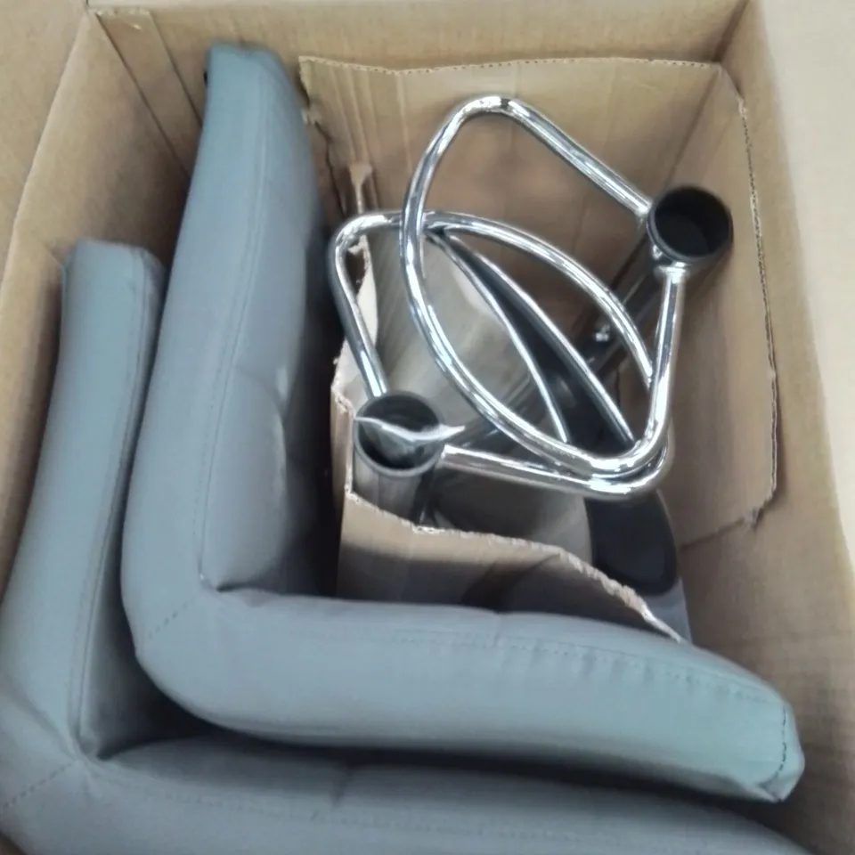 BOXED PAIR OF FAUX LEATHER UPHOLSTERED GREY BAR STOOLS 