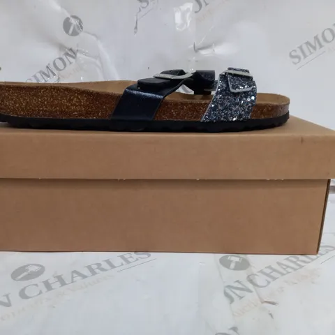BOXED PAIR OF BONOVA SANDALS BLACK GLITTER SIZE 7