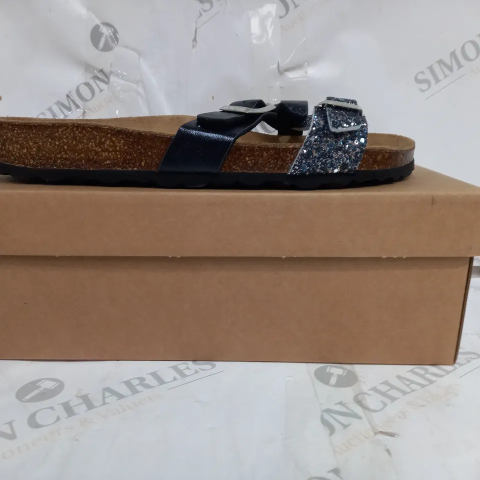 BOXED PAIR OF BONOVA SANDALS BLACK GLITTER SIZE 7