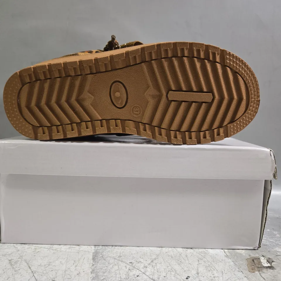 BOXED PAIR OF UNBRANDED SHOE SIN BROWN/ANIMAL PRINT SIZE EU 37