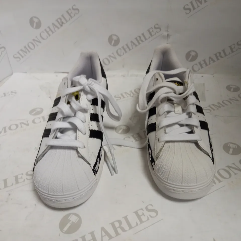 ADIDAS UNISEX SUPERSTAR BLACK/WHITE UK SIZE 4