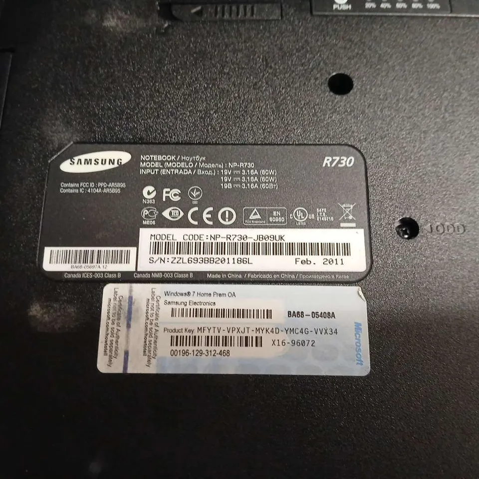 SAMSUNG LAPTOP – MODEL NP-R730