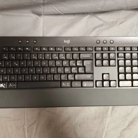 LOGI K650 KEYBOARD