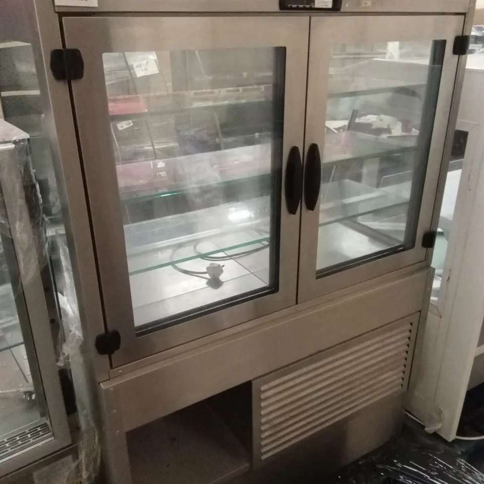 COUNTERLINE CHILLED COMMERCIAL DISPLAY UNIT