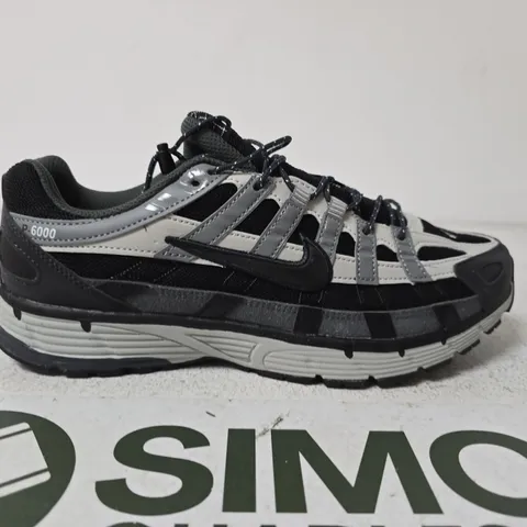 BOXED PAIR OF NIKE P-6000 TRAINERS - UK SIZE 9