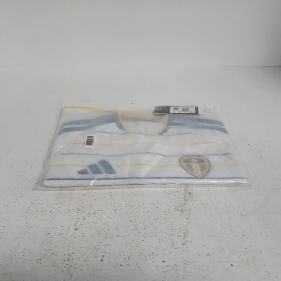 LEEDS UNITED FC SMALL CLUB JERSEY TAGGED