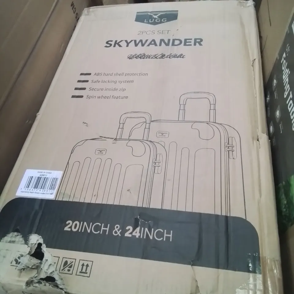 BOXED SET OF 2 SKYWANDER HARD SHELL LUGGAGE SUITCASES