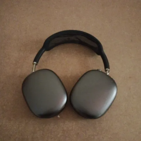 OVER-EAR HEADPHONES – BLACK/GREY