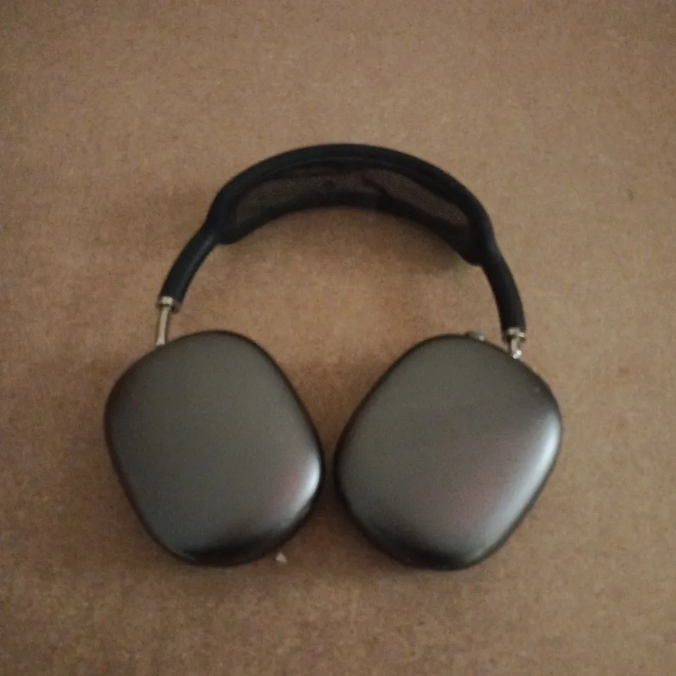 OVER-EAR HEADPHONES – BLACK/GREY