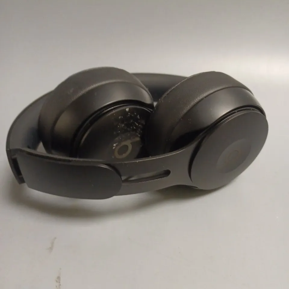 BEATS SOLO PRO WIRELESS OVER EAR HEADPHONES IN BLACK