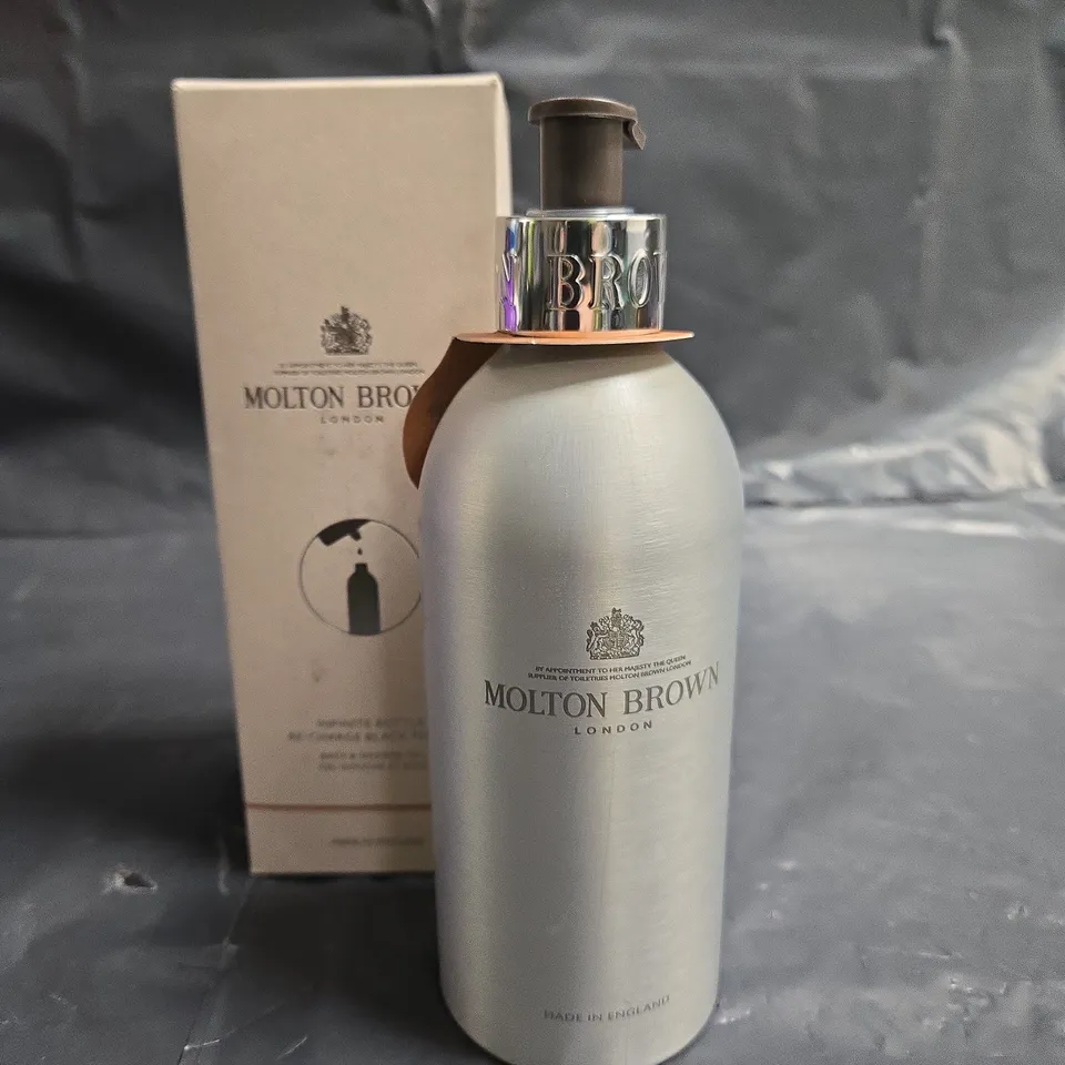 MOLTON BROWN INFINITE BOTTLE RE-CHARGE BLACK PEPPER BATH AND SHOWER GEL