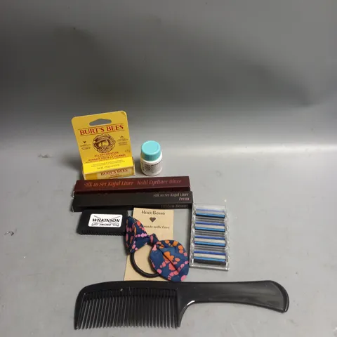 LOT OF APPROX 20 COSMETIC ITEMS TO INCLUDE BURT'S BEES LIP BALM, HILDUN BEAUTY EYELINER PENCILS