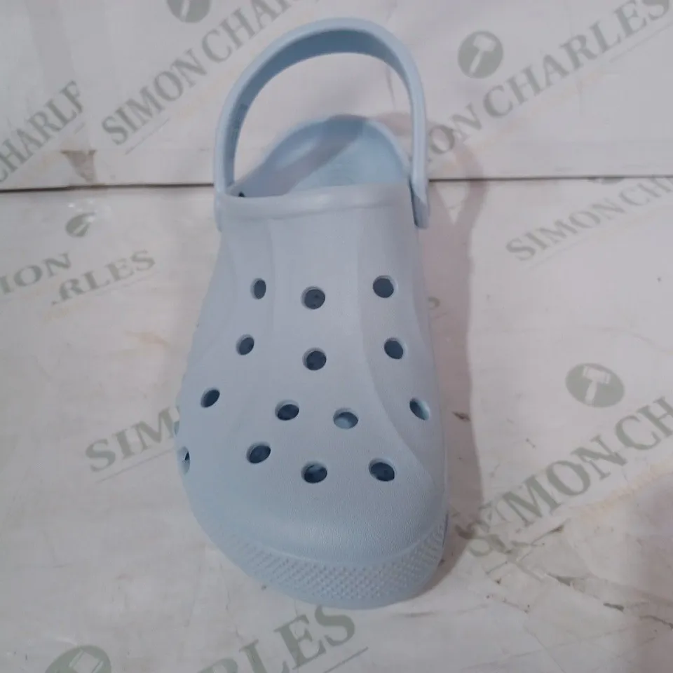 PAIR OF CROCS BAYA SHOE SIN LIGHT BLUE UK SIZE M7/W8