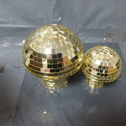 APPROXIMATELY 18 BOXED DISCO MUSHROOMS DECOR PIECES (2 PER BOX)