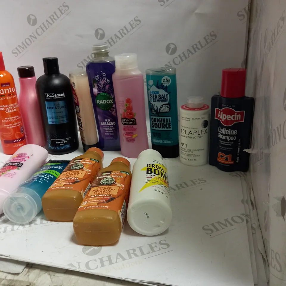 TOTE OF APPROXIMATELY 13 ASSORTED ITEMS TO INCLUDE A CANTU MOISTURIZING CURL ACTIVATOR CREAM, TRESEMME RICH MOISTURE SHAMPOO AND A ALPECIN CAFFEINE SHAMPOO