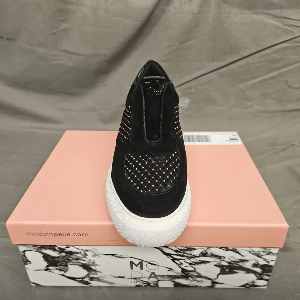 BOXED PAIR OF MODA IN PELLE BLACK SUEDE SLIP ON CHUNKY WEDGE TRAINERS - UK SIZE 40