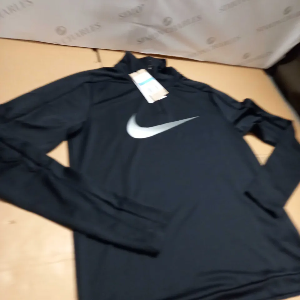 NIKE LOGO 1/4 ZIPPED SHIRT SIZE M