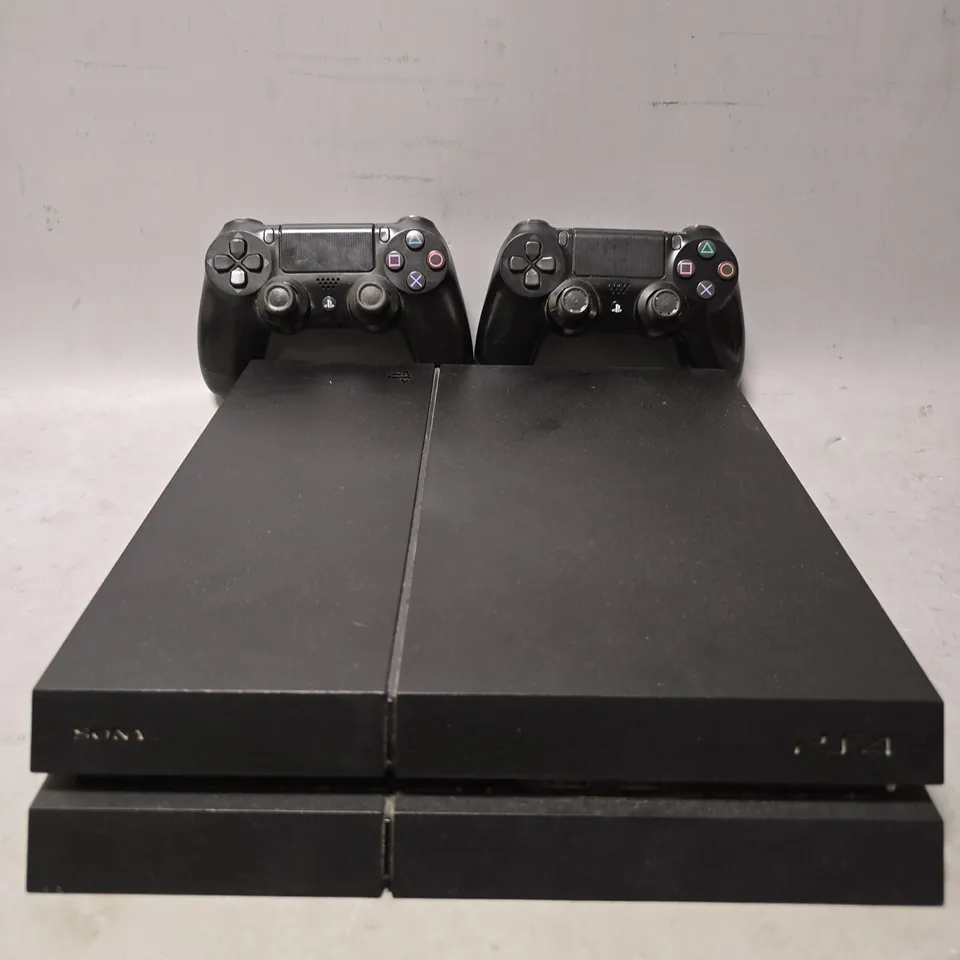 PLAYSTATION 4 GAMING CONSOLE 