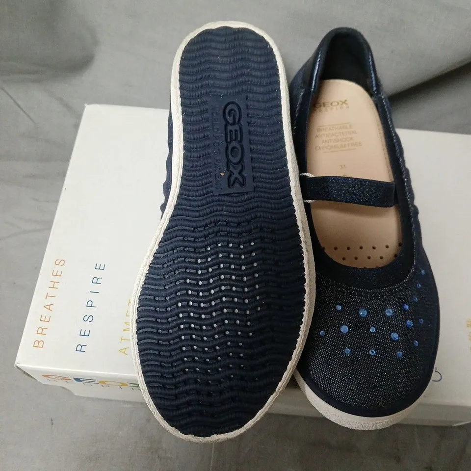 GEOX RESPIRA KIDS NAVY VELCRO SHOES – UK 12.5 (EU 31)