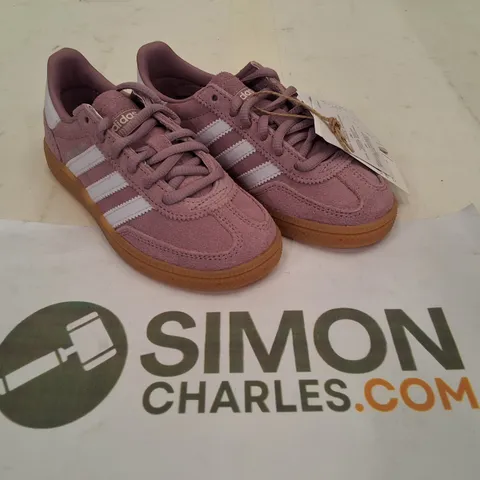 BOXED ADIDAS
HANDBALL SPEZIAL GIRLS YOUTH IN PALE PINK - 10.5K