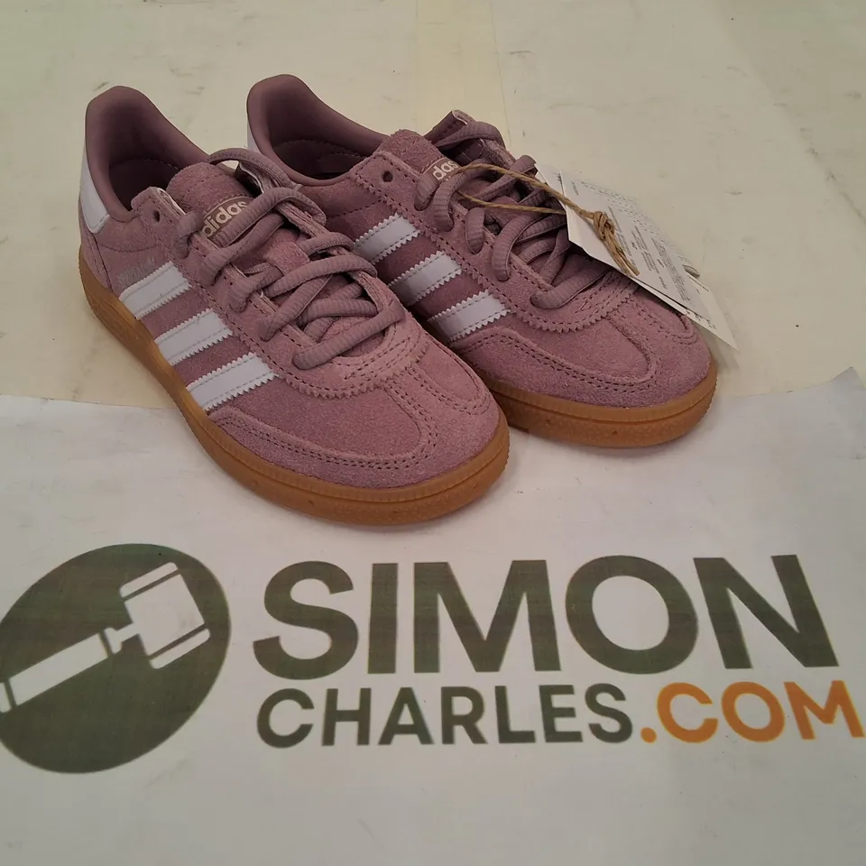 BOXED ADIDAS
HANDBALL SPEZIAL GIRLS YOUTH IN PALE PINK - 10.5K
