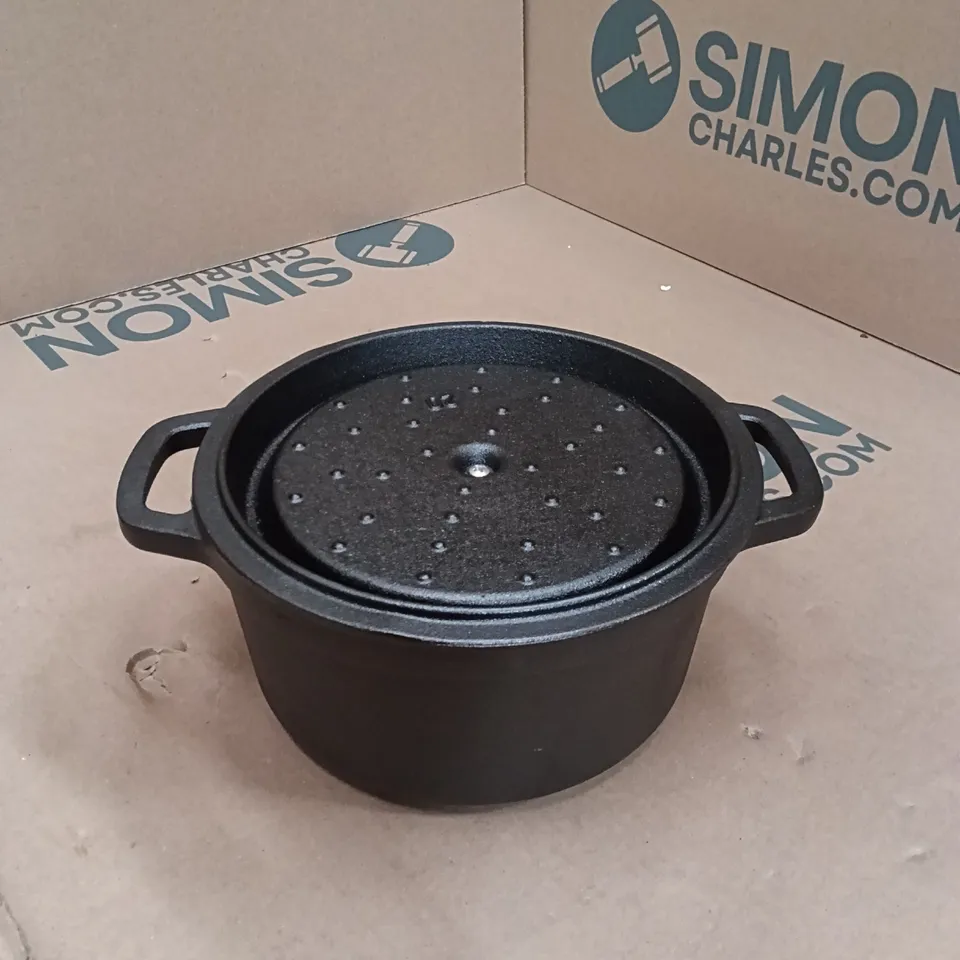 BOXED CAST IRON POT 