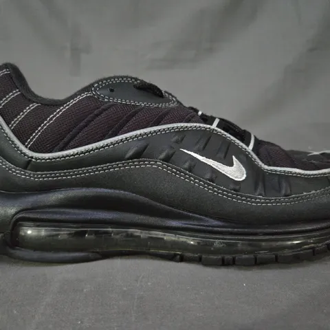 PAIR OF NIKE AIR MAX SHOES IN BLACK/GREY UK SIZE 7