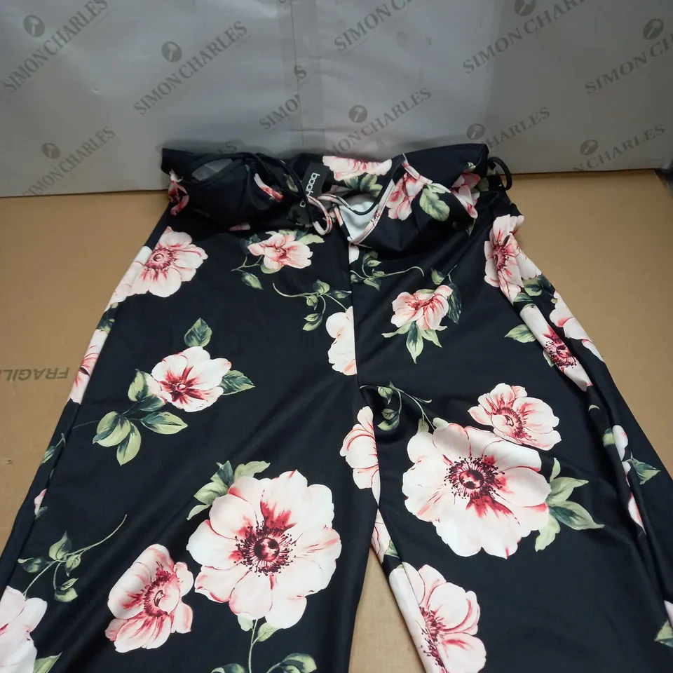 BOOHOO PLUS DAISY FLORAL PLUNGE SCUBA WRAP JUMPSUIT SIZE 20